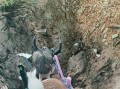 绝地求生中挖坑的正确操作是什么？如何避免错误卸载？