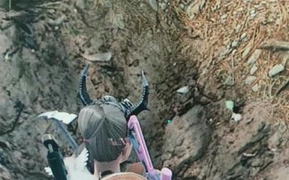 绝地求生中挖坑的正确操作是什么？如何避免错误卸载？
