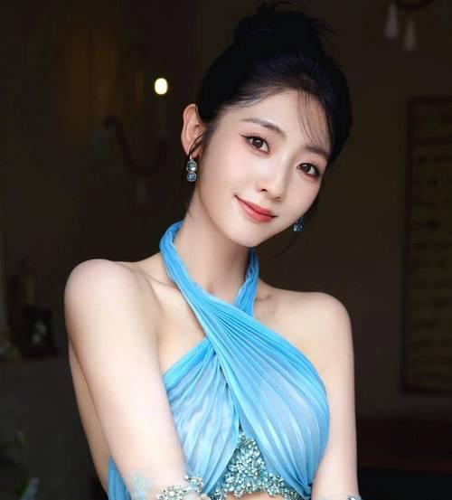 《以叫我大掌柜培养哪个美女好美女培养》（探索游戏中的美女培养策略）-第1张图片-百团游戏
