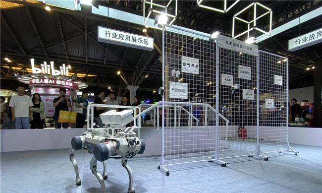 真实作业场景+具身智能能力！云深处科技闪耀 WAIC2025-第3张图片-百团游戏