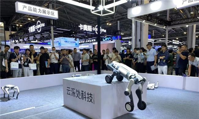 真实作业场景+具身智能能力！云深处科技闪耀 WAIC2025-第5张图片-百团游戏