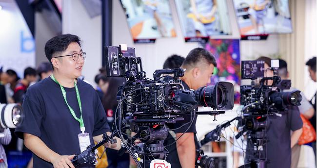 「佳直播 PRO」电影机讯道化直播解决方案荣获「BIRTV2025 推荐」-第6张图片-百团游戏