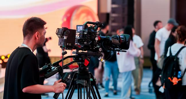 「佳直播 PRO」电影机讯道化直播解决方案荣获「BIRTV2025 推荐」-第12张图片-百团游戏